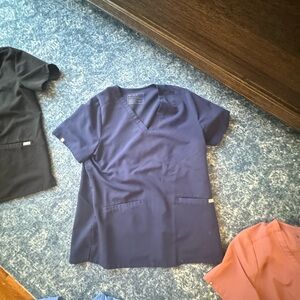 Figs Women's Navy V-Neck Scrub Top and jogger set